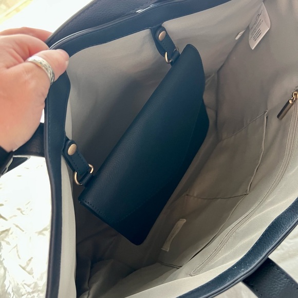 Thirty-One Signature tote in Navy - Picture 3 of 4